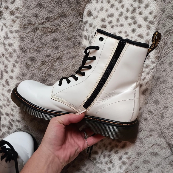 Classic White Lace-Up Boots - Picture 7 of 10